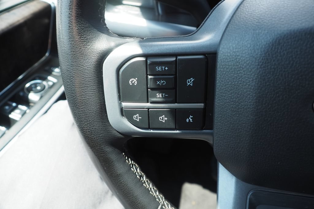 Used 2025 Ford F350 Lariat w/ Black Appearance Package AWD/4WD image 26
