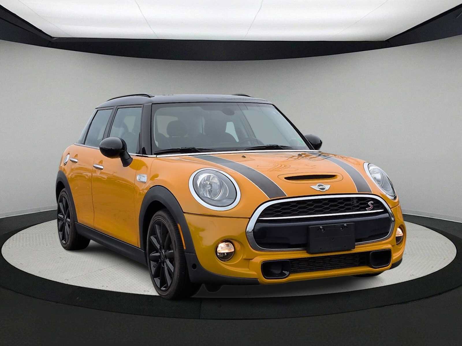 Used 2017 MINI Cooper S FWD image 2