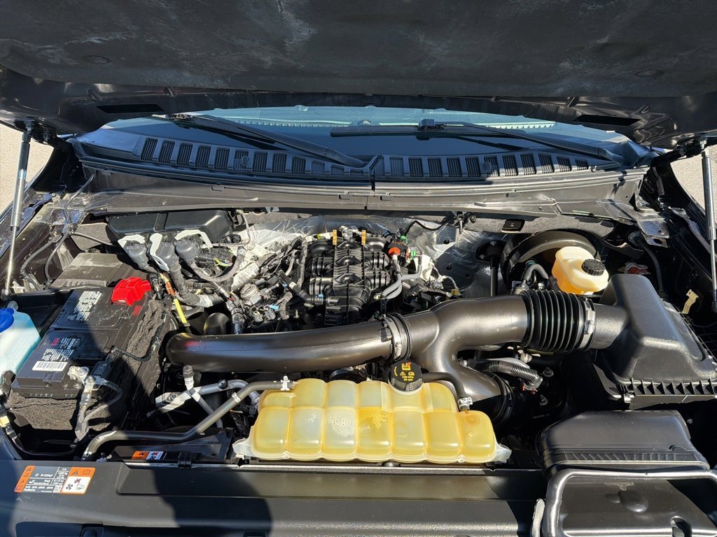 Used 2021 Ford Expedition Limited image 13