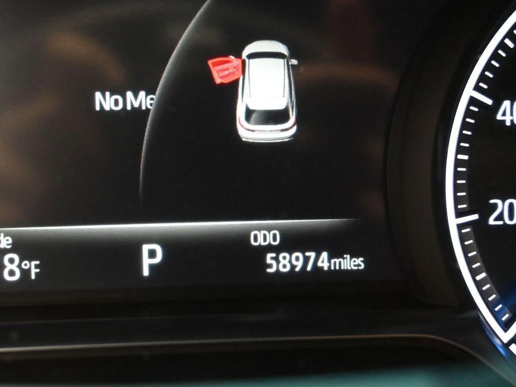 Used 2023 Toyota Venza LE image 14