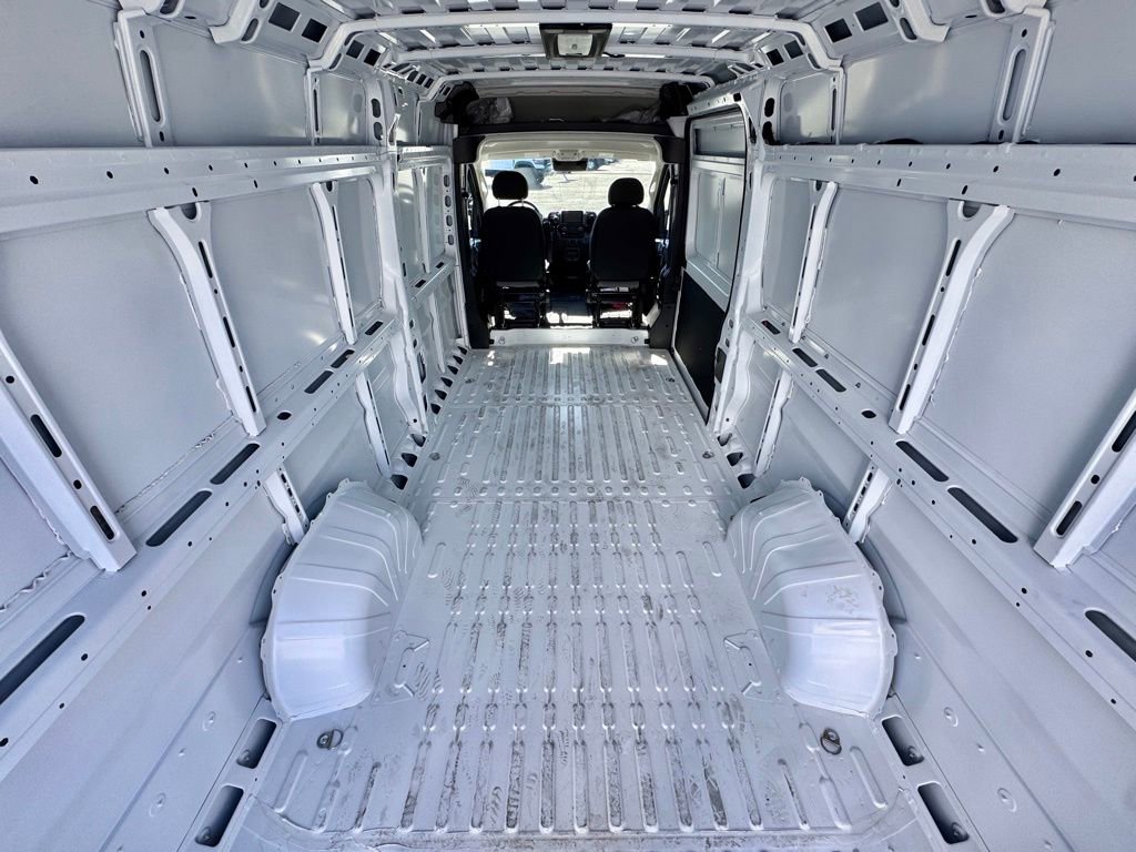Used 2025 RAM ProMaster 3500 w/ Convenience Group FWD image 8