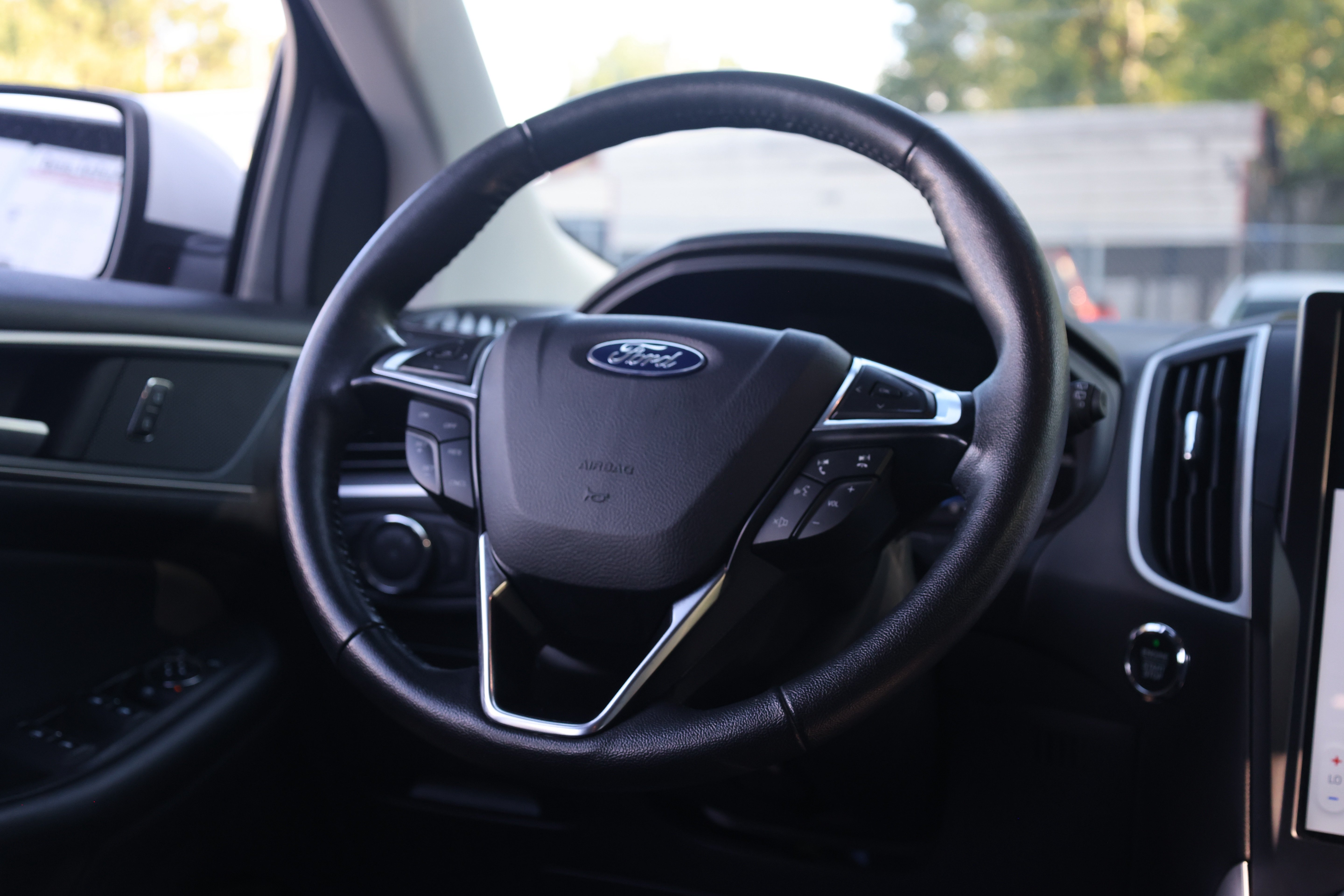 Used 2024 Ford Edge SEL AWD/4WD image 8