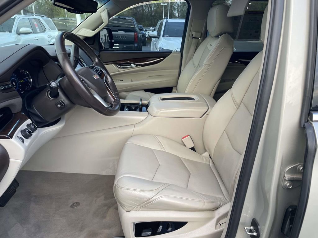 Used 2016 Cadillac Escalade Premium image 28