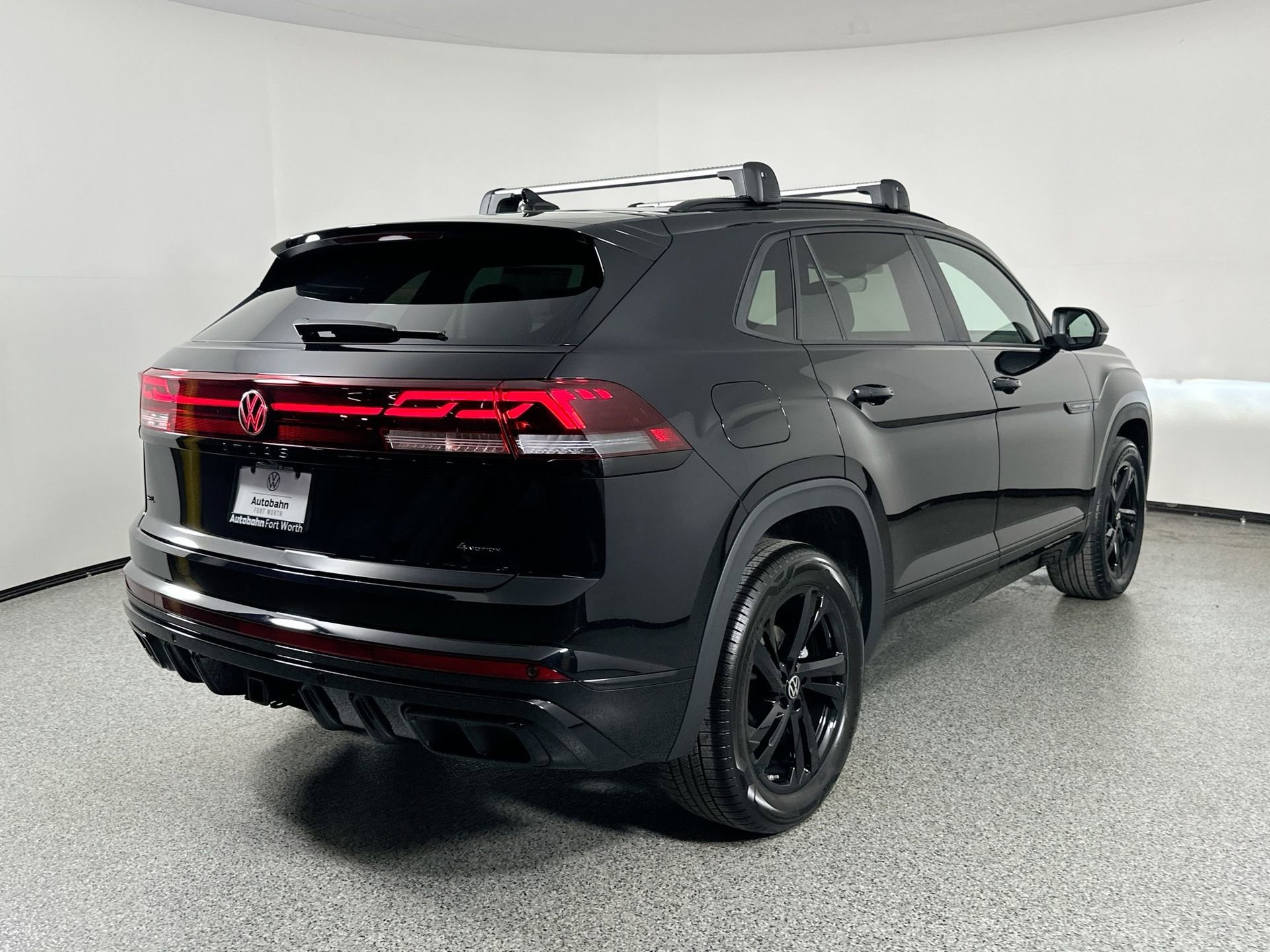 New 2026 Volkswagen Atlas Cross Sport SEL R-Line image 4