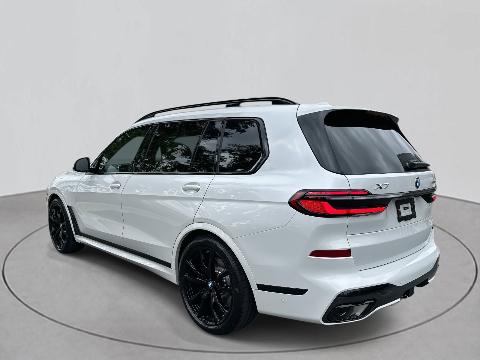 New 2026 BMW X7 xDrive40i w/ M Sport Package image 3