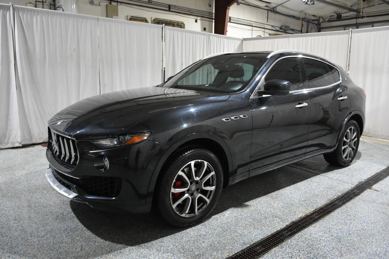 Used 2017 Maserati Levante w/ Luxury Package AWD/4WD image 30