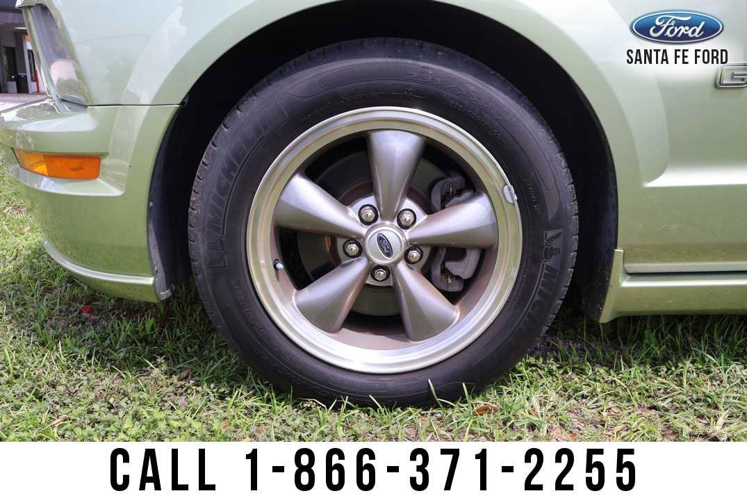 Used 2006 Ford Mustang GT RWD image 6