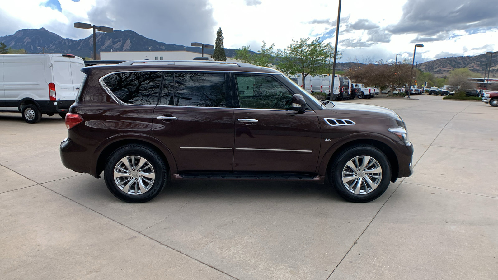 Used 2017 INFINITI QX80 4WD w/ Driver Assistance Package image 6