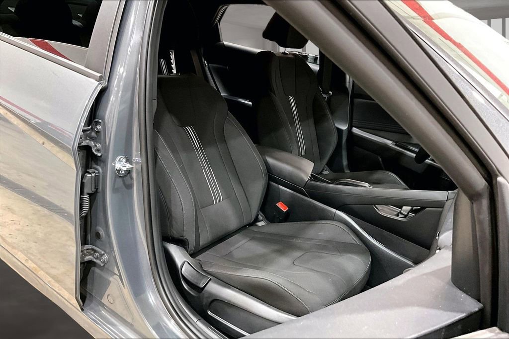 Used 2026 Hyundai Elantra Sport w/ Cargo Package FWD image 6