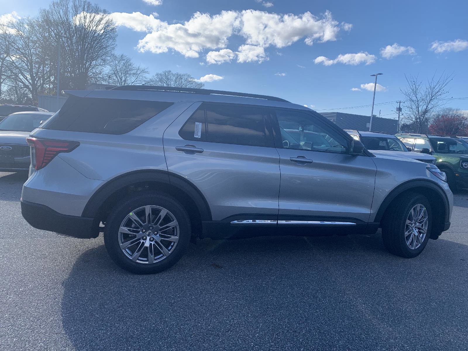 New 2025 Ford Explorer Active w/ Active Comfort Package image 8