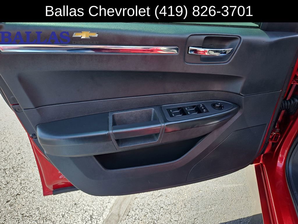 Used 2010 Chrysler 300 Touring Plus RWD image 22