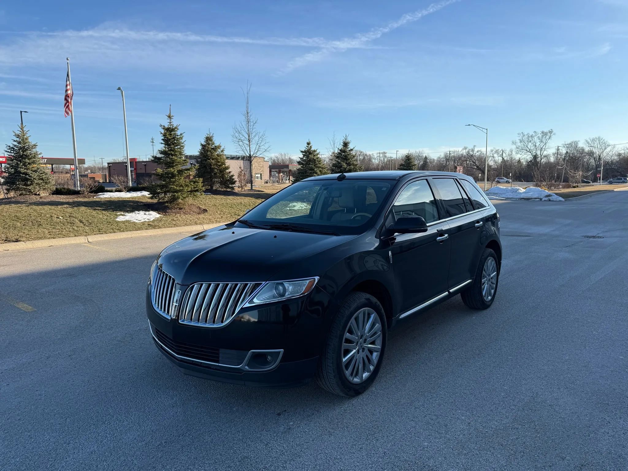 Used 2013 Lincoln MKX FWD image 3