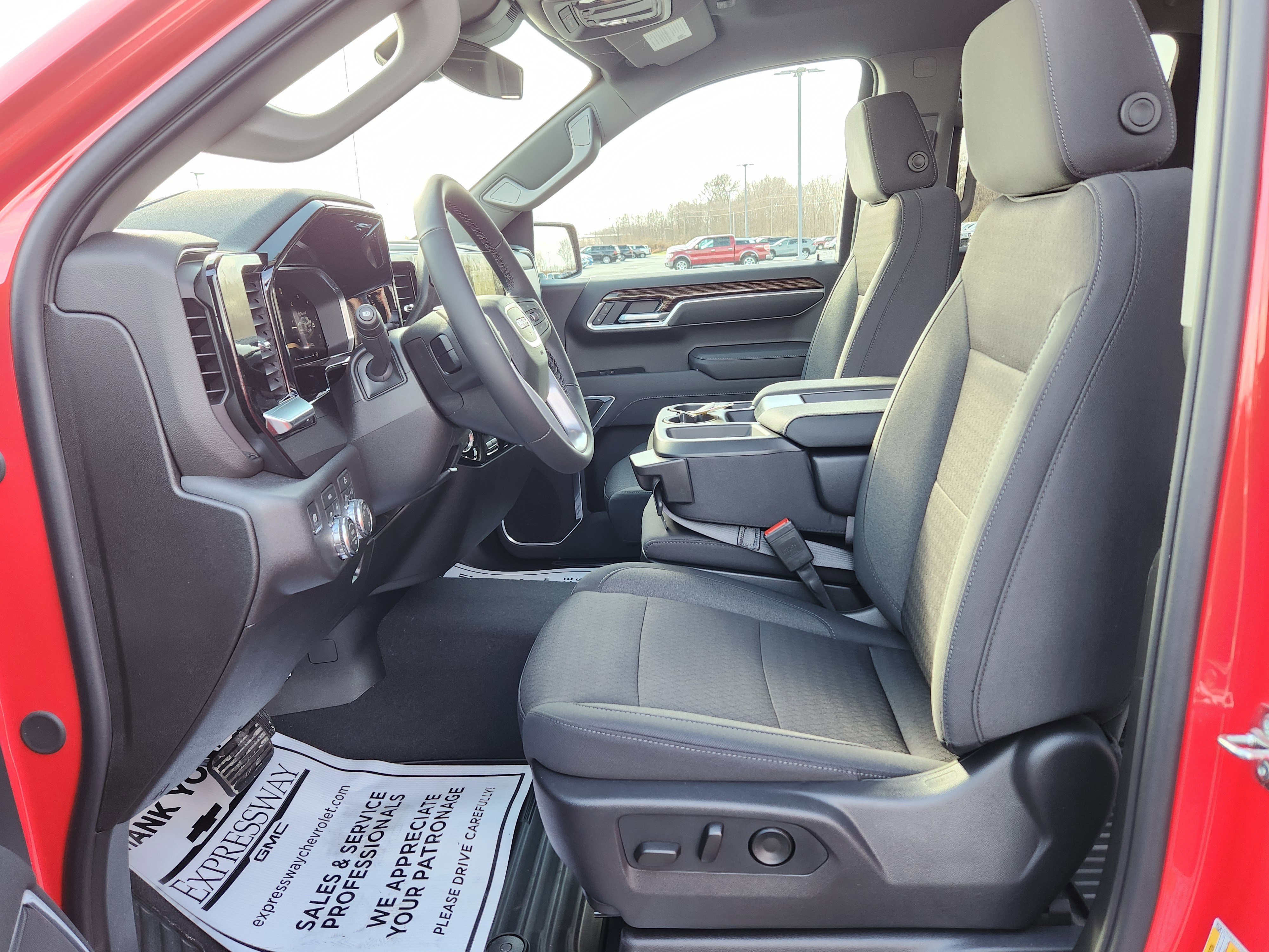 New 2026 GMC Sierra 1500 SLE image 9