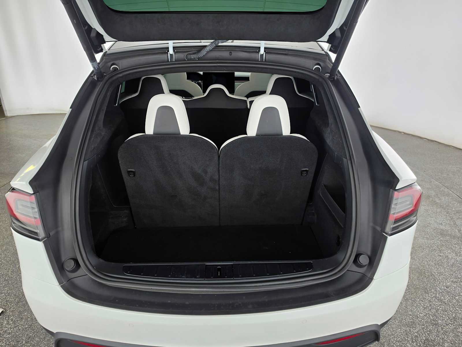 Used 2022 Tesla Model X AWD/4WD image 16