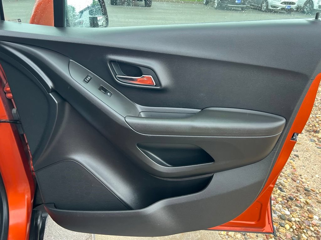 Used 2015 Chevrolet Trax LT FWD image 24