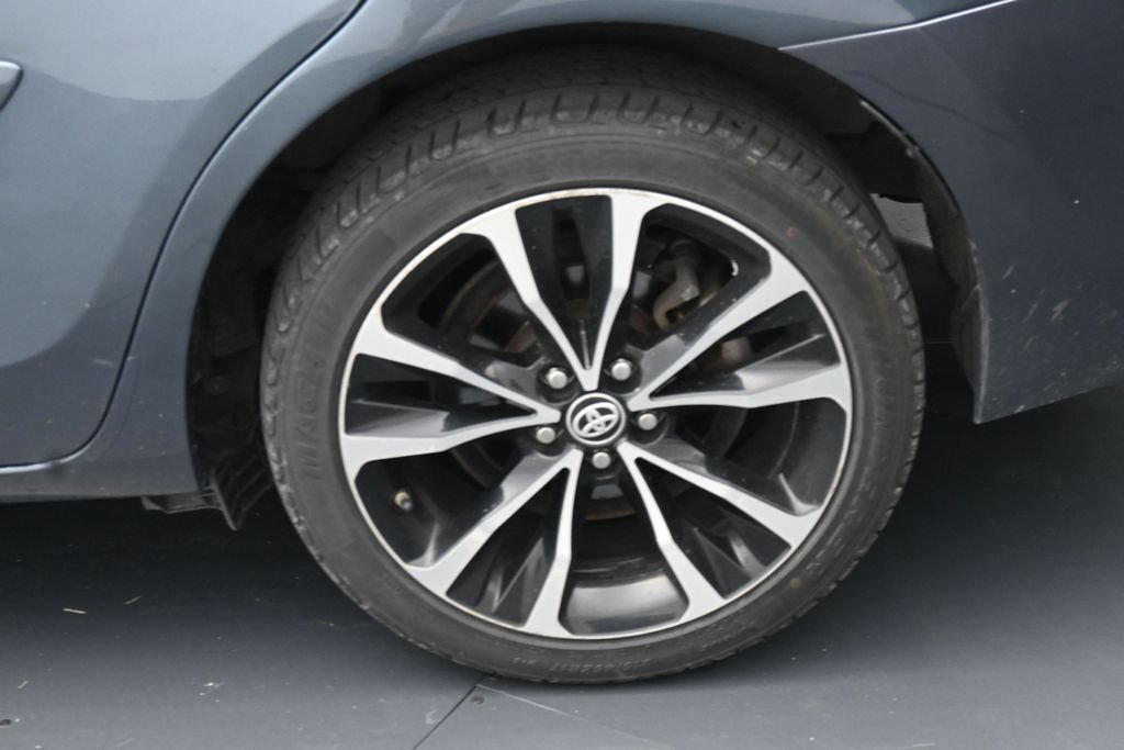 Used 2017 Toyota Corolla SE w/ Carpet Mat Package (TMS) FWD image 13