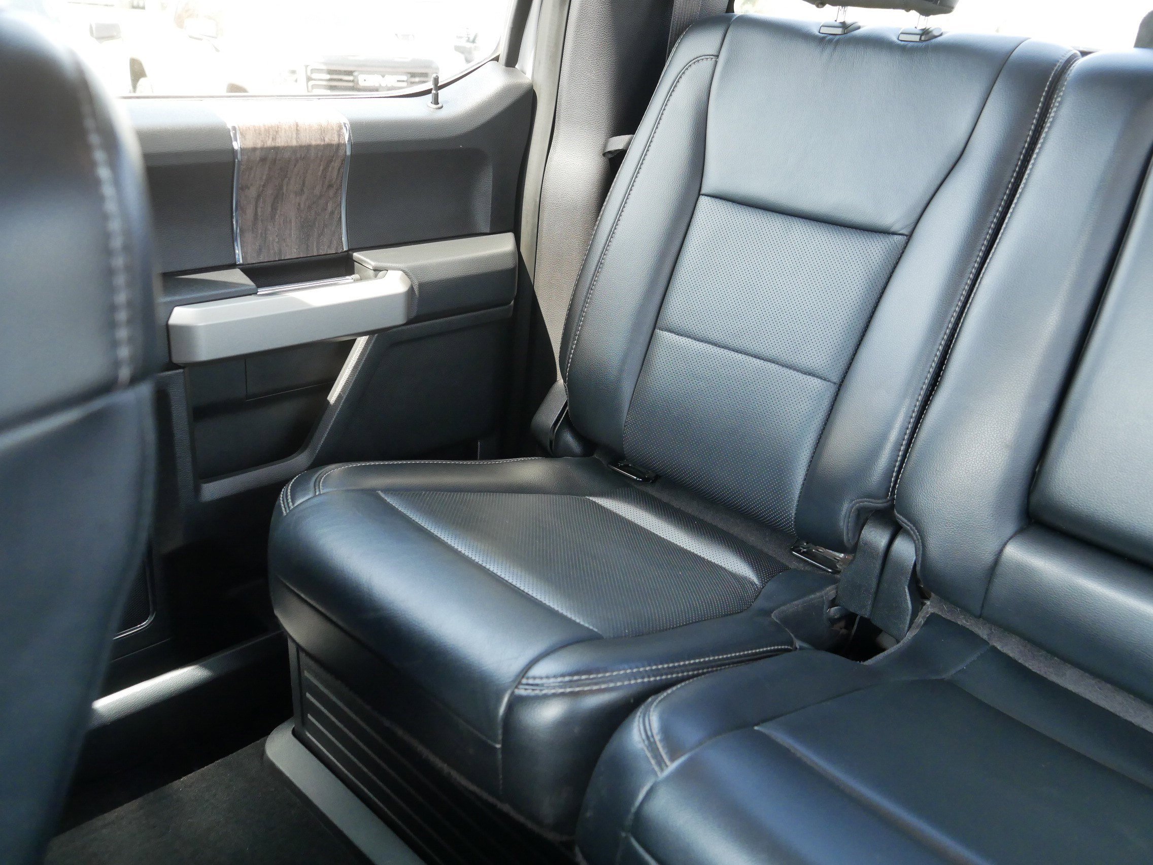 Used 2019 Ford F250 Lariat w/ Lariat Ultimate Package AWD/4WD image 12