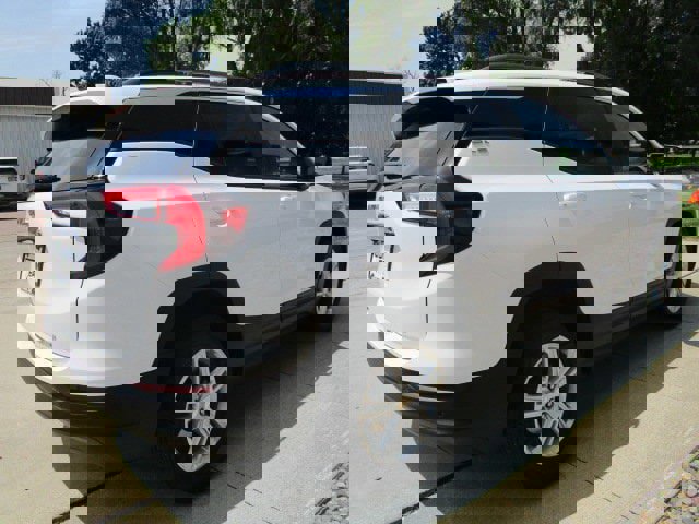 Used 2023 GMC Terrain SLE w/ Driver Convenience Package image 7