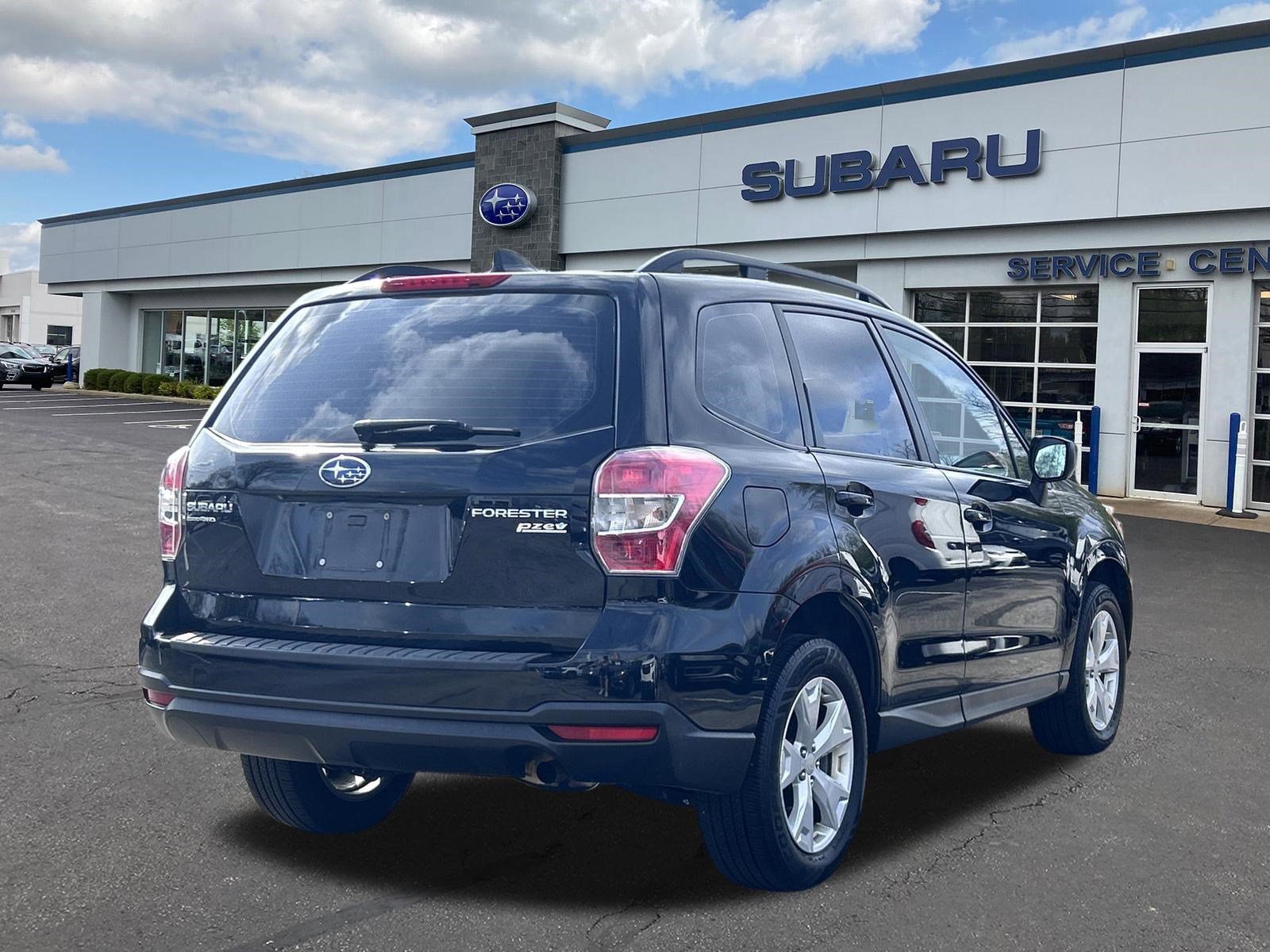 Used 2016 Subaru Forester 2.5i w/ Alloy Wheel Package image 7