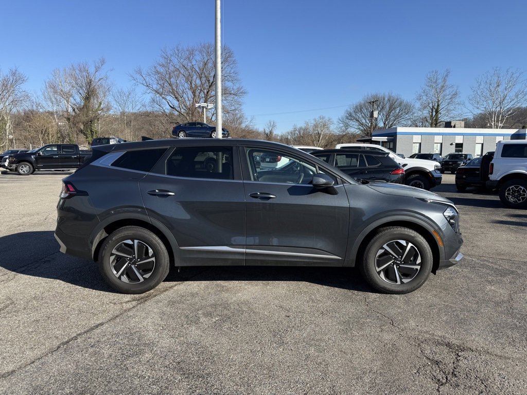 Used 2023 Kia Sportage LX image 8