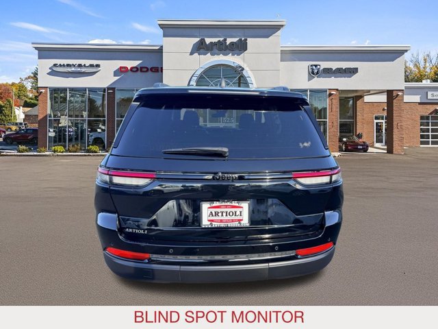 Certified 2024 Jeep Grand Cherokee Altitude AWD/4WD image 6
