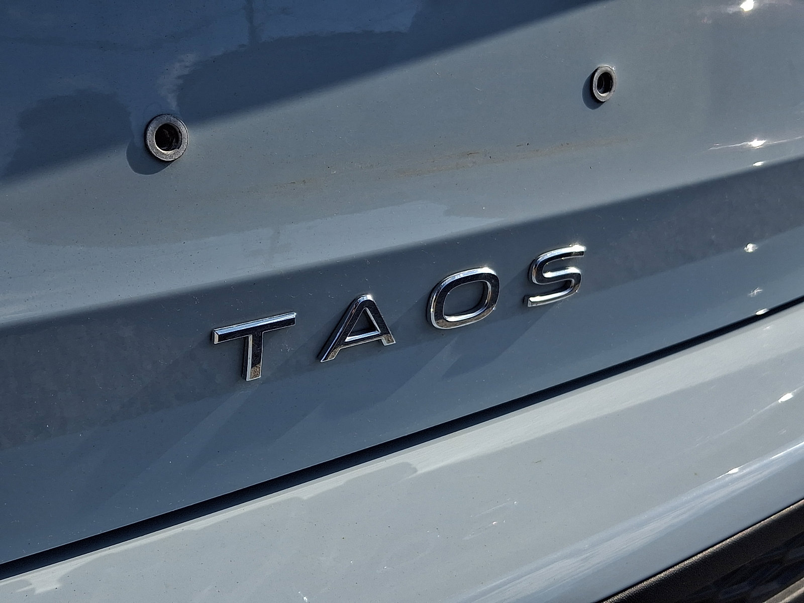 Used 2025 Volkswagen Taos SE AWD/4WD image 5