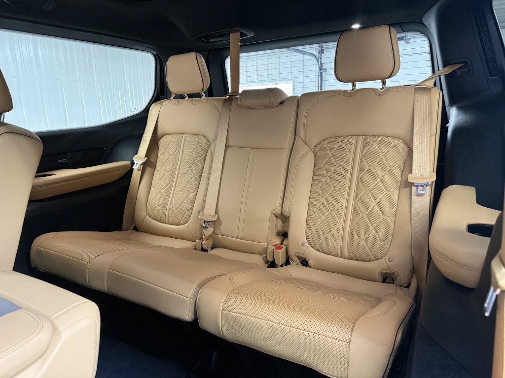 Used 2022 Jeep Grand Wagoneer Series III w/ Rear Seat Video Group 1 AWD/4WD image 31