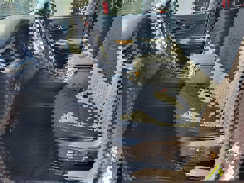 Used 2017 GMC Acadia SLE image 9