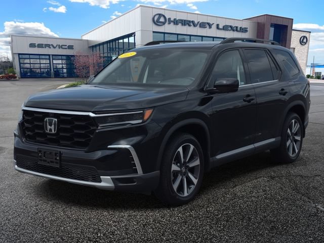Used 2025 Honda Pilot Elite image 1