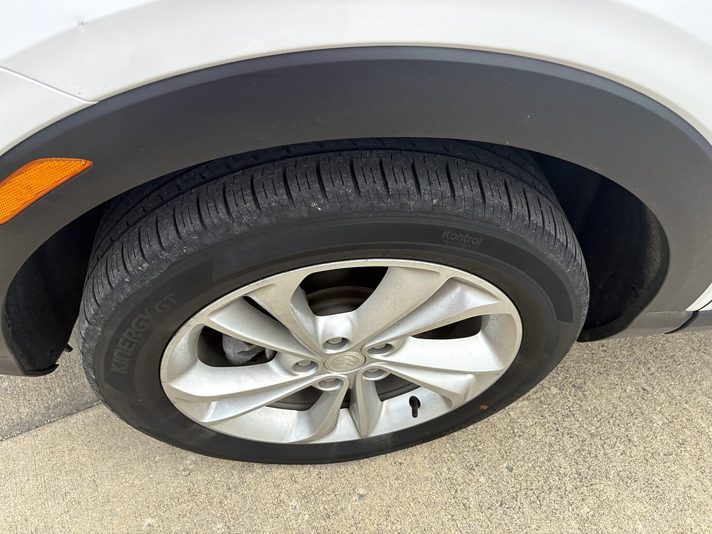 Used 2023 Buick Encore GX Preferred w/ Cold Weather Comfort Package FWD image 9