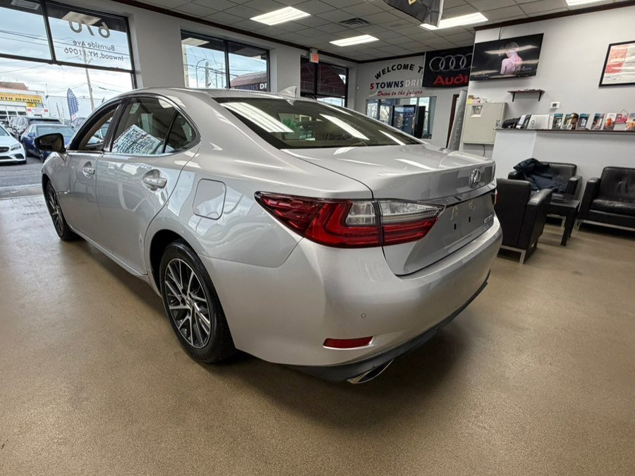 Used 2016 Lexus ES 350 w/ Luxury Package w/Wood Trim image 6