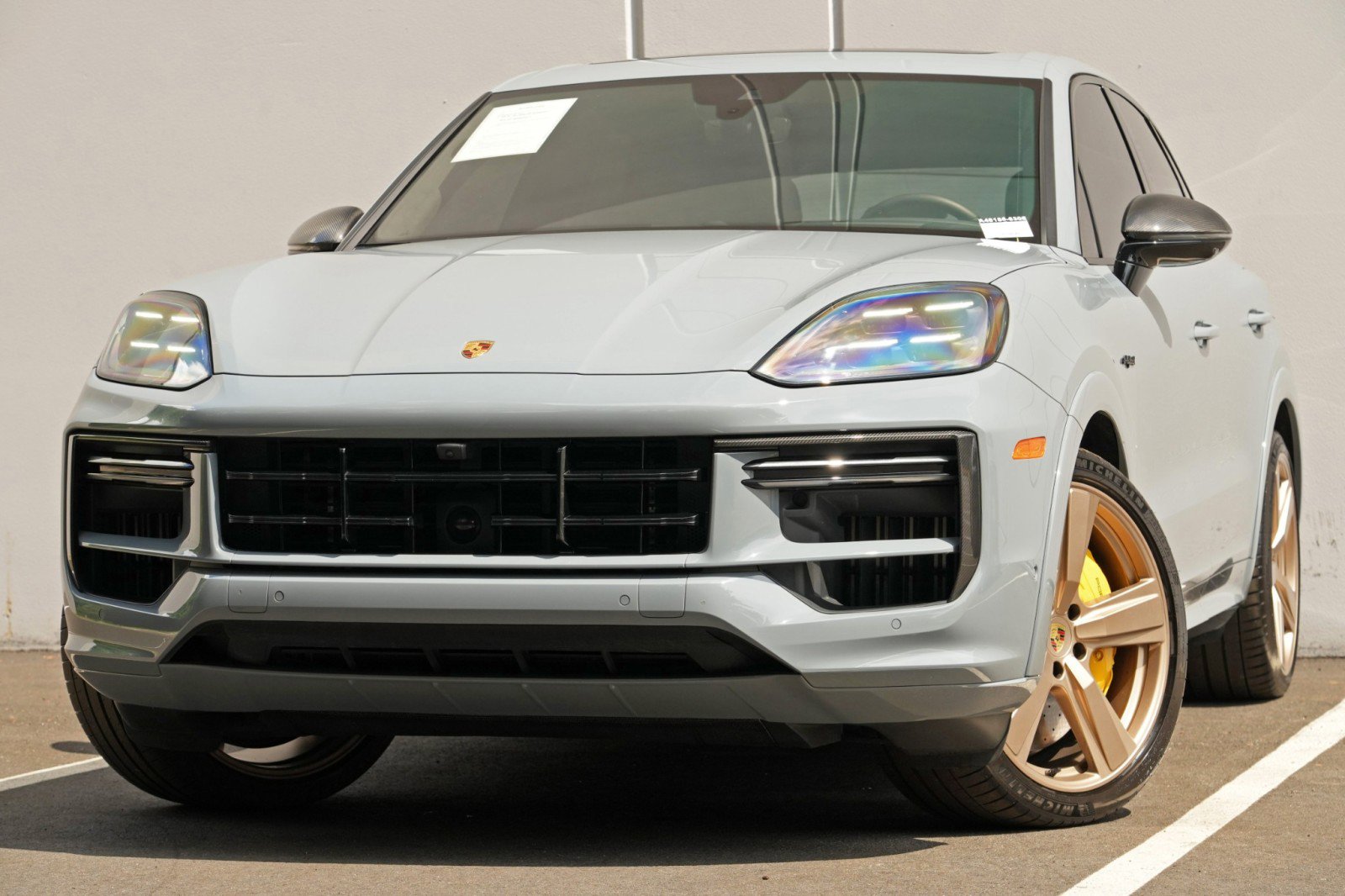 Used 2024 Porsche Cayenne Turbo AWD/4WD image 3