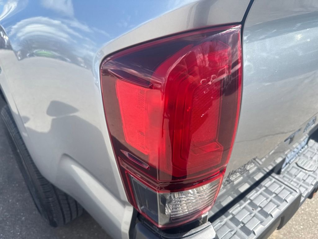 Used 2019 Toyota Tacoma SR image 44