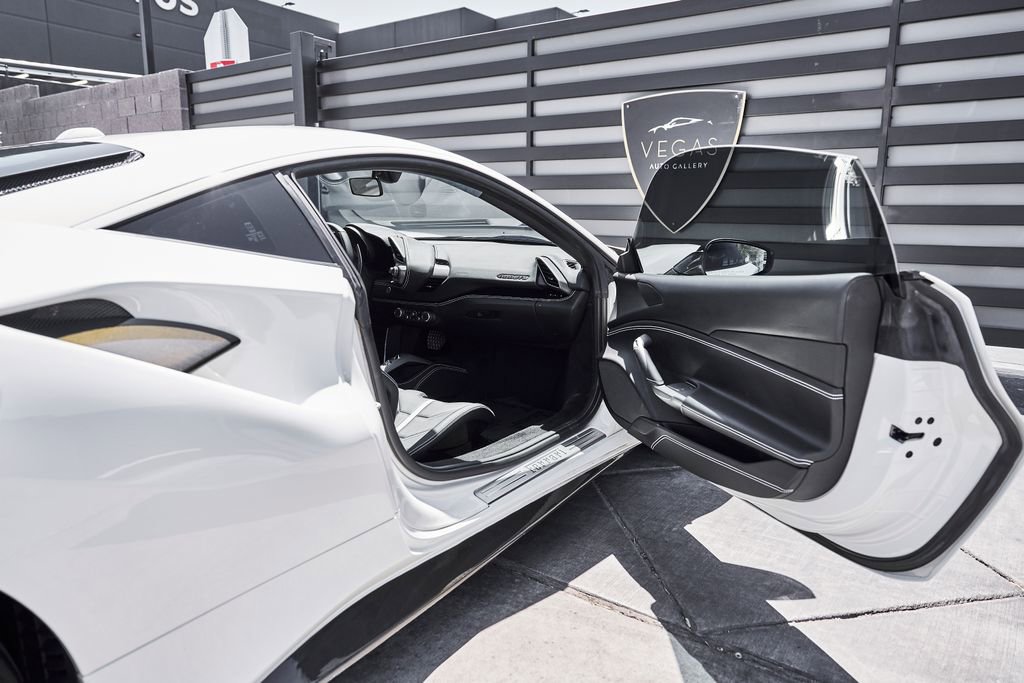 Used 2017 Ferrari 488 GTB RWD image 36