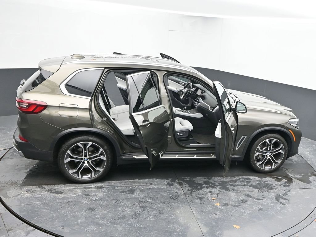 Used 2023 BMW X5 xDrive40i w/ Premium Package image 64
