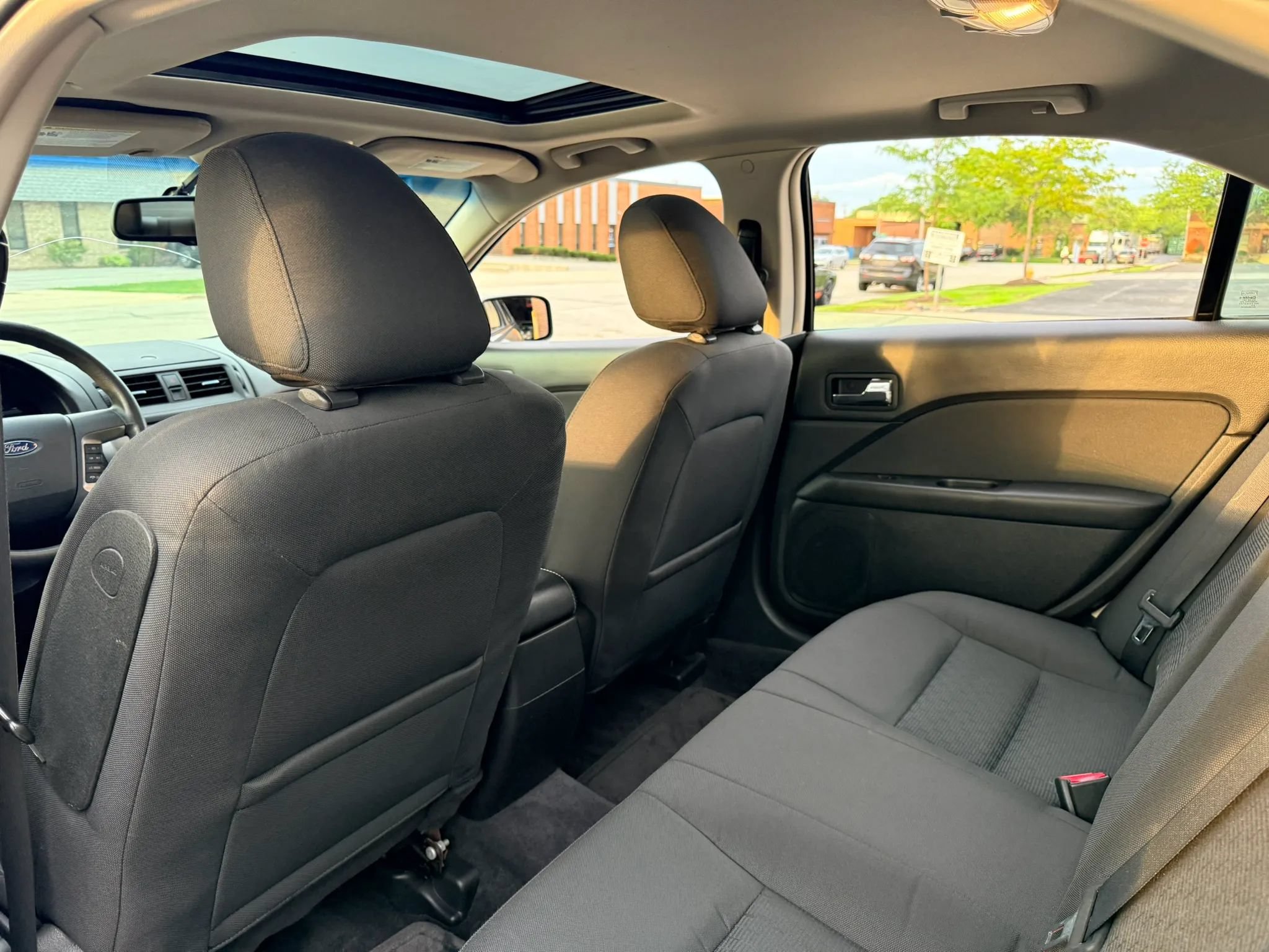 Used 2010 Ford Fusion SE FWD image 15