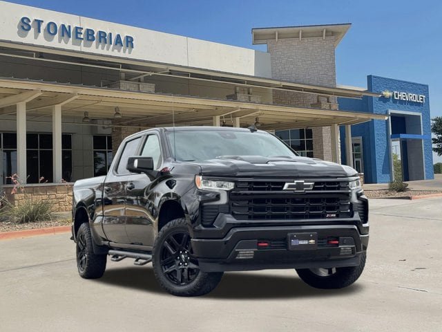 Used 2022 Chevrolet Silverado 1500 LT Trail Boss w/ LT Trail Boss Premium Package AWD/4WD image 2