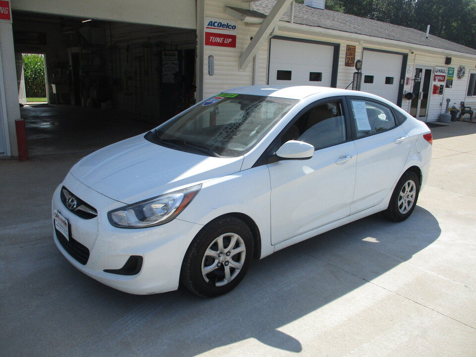 Used 2014 Hyundai Accent GLS FWD image 11