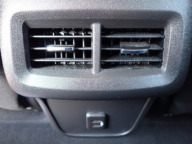 Used 2023 Chevrolet Equinox LT image 18