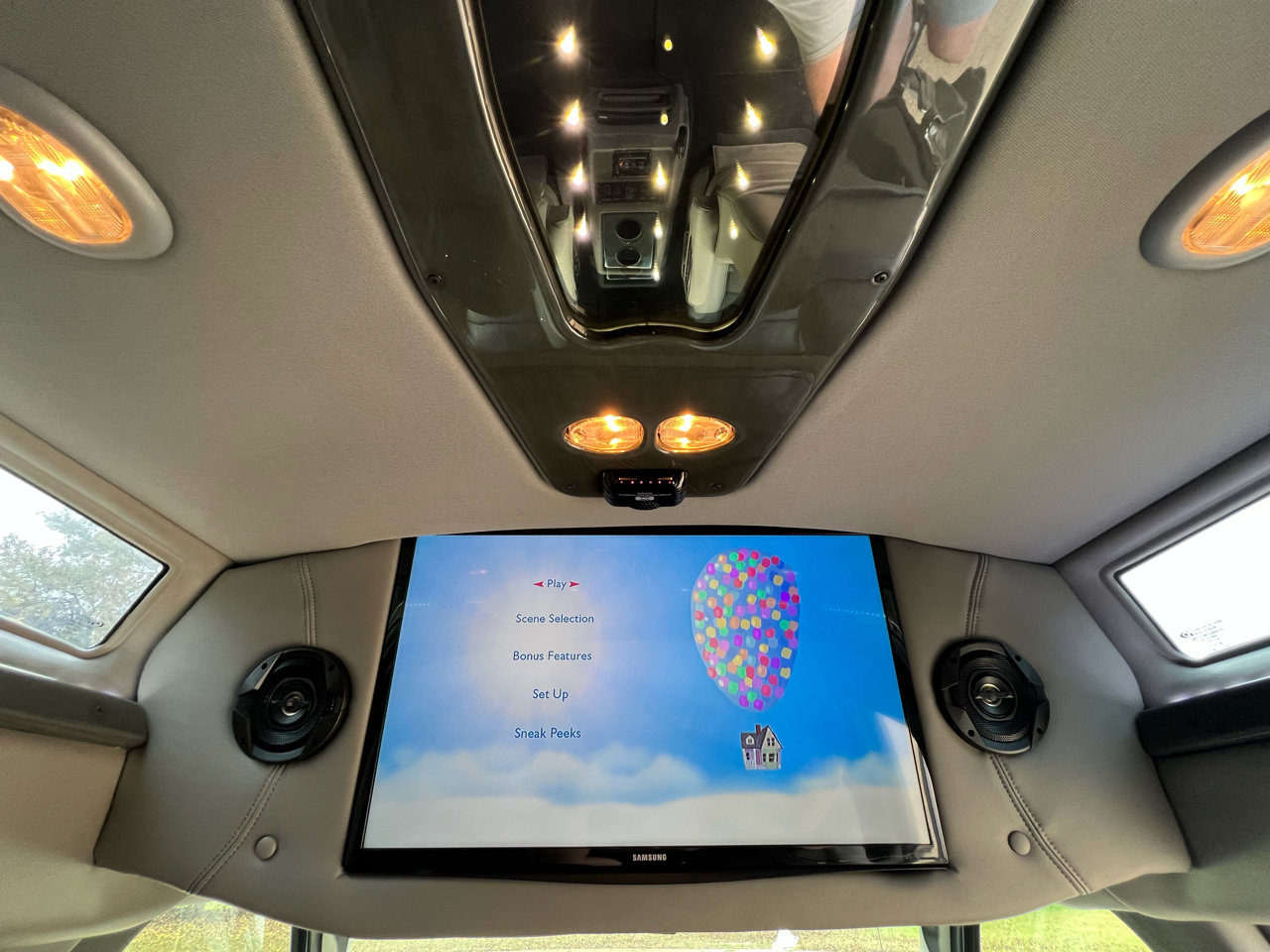 Used 2018 Chevrolet Express 2500 w/ Enhanced Convenience Package image 40