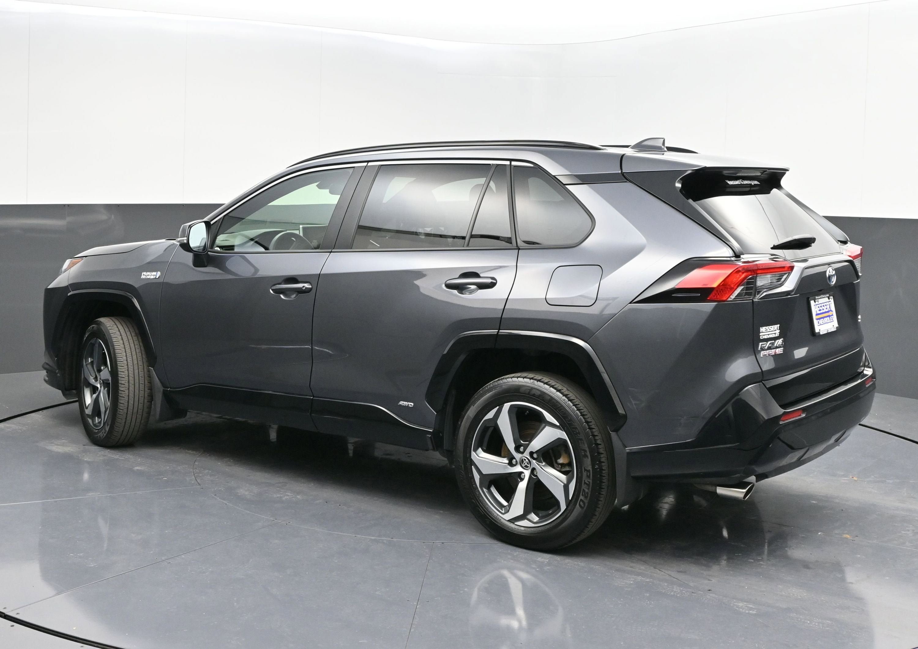 Used 2023 Toyota RAV4 SE w/ Weather & Moonroof Package AWD/4WD image 5