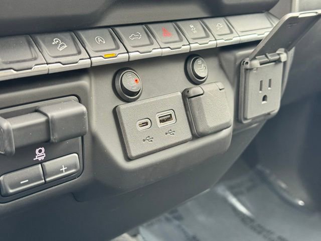 Certified 2022 Chevrolet Silverado 1500 Custom Trail Boss w/ Midnight Edition AWD/4WD image 14