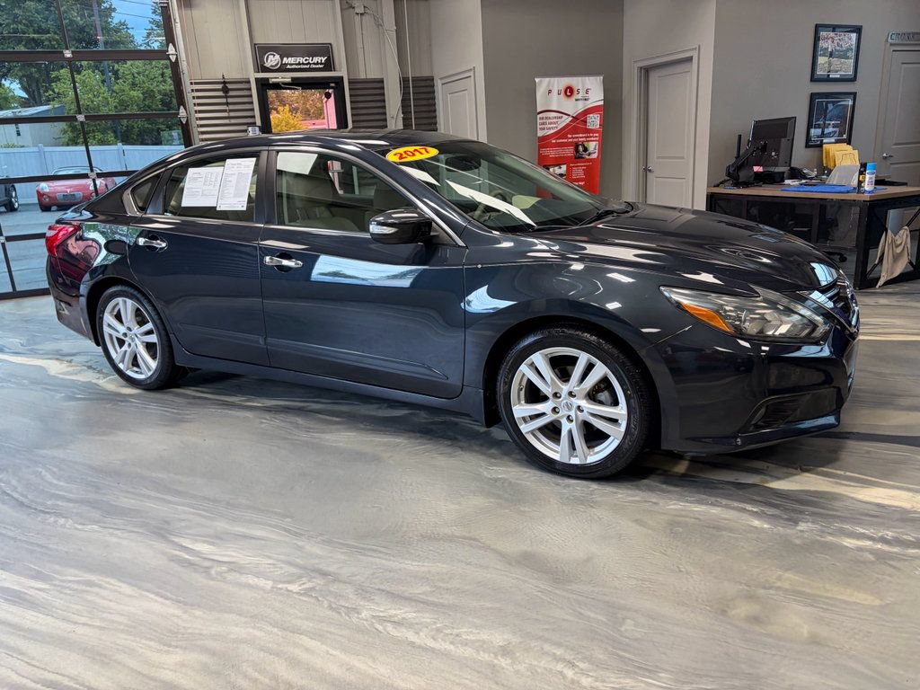 Used 2017 Nissan Altima 3.5 SL w/ 3.5SL Technology Package FWD image 30