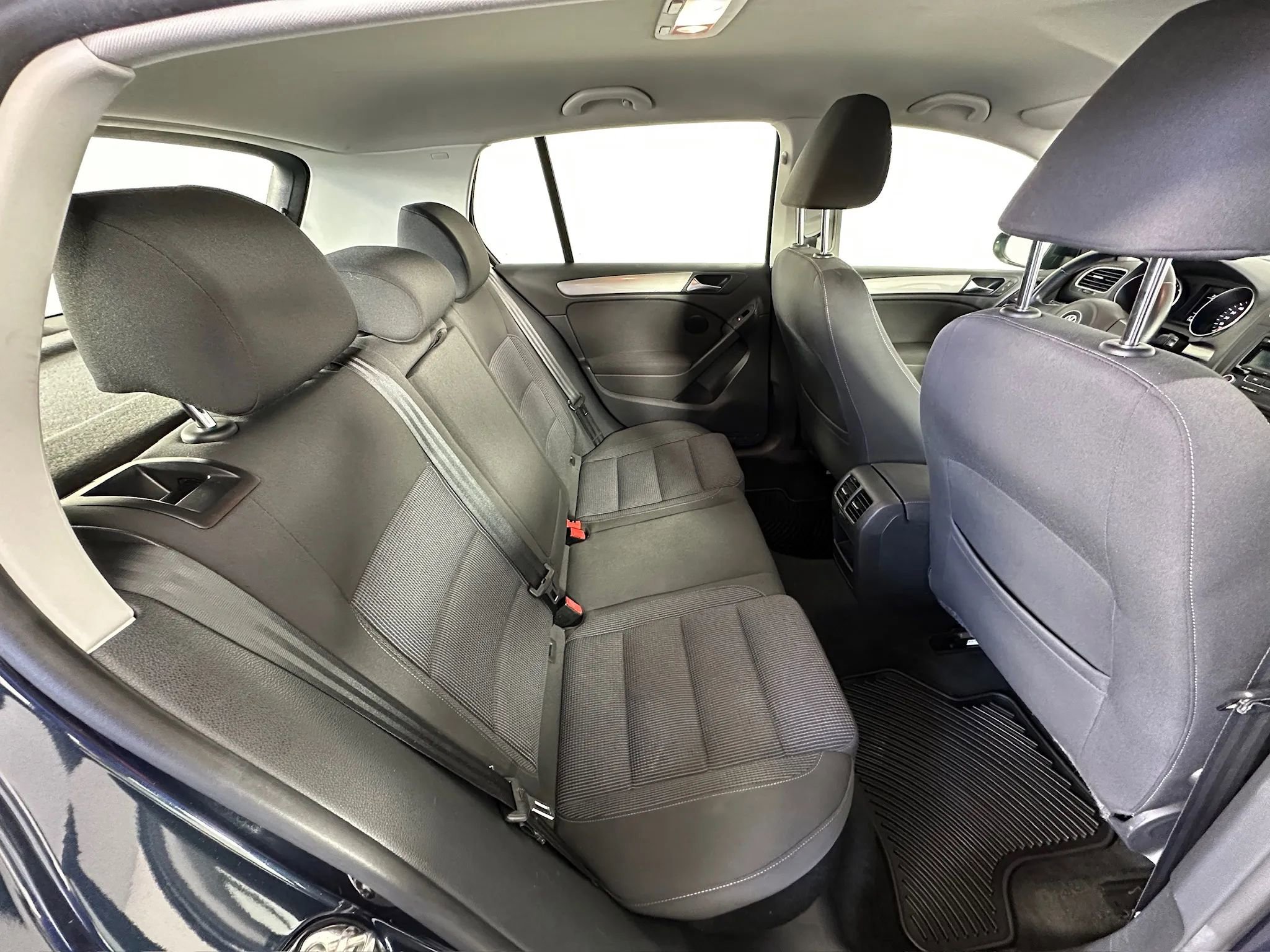Used 2013 Volkswagen Golf 4-Door image 32