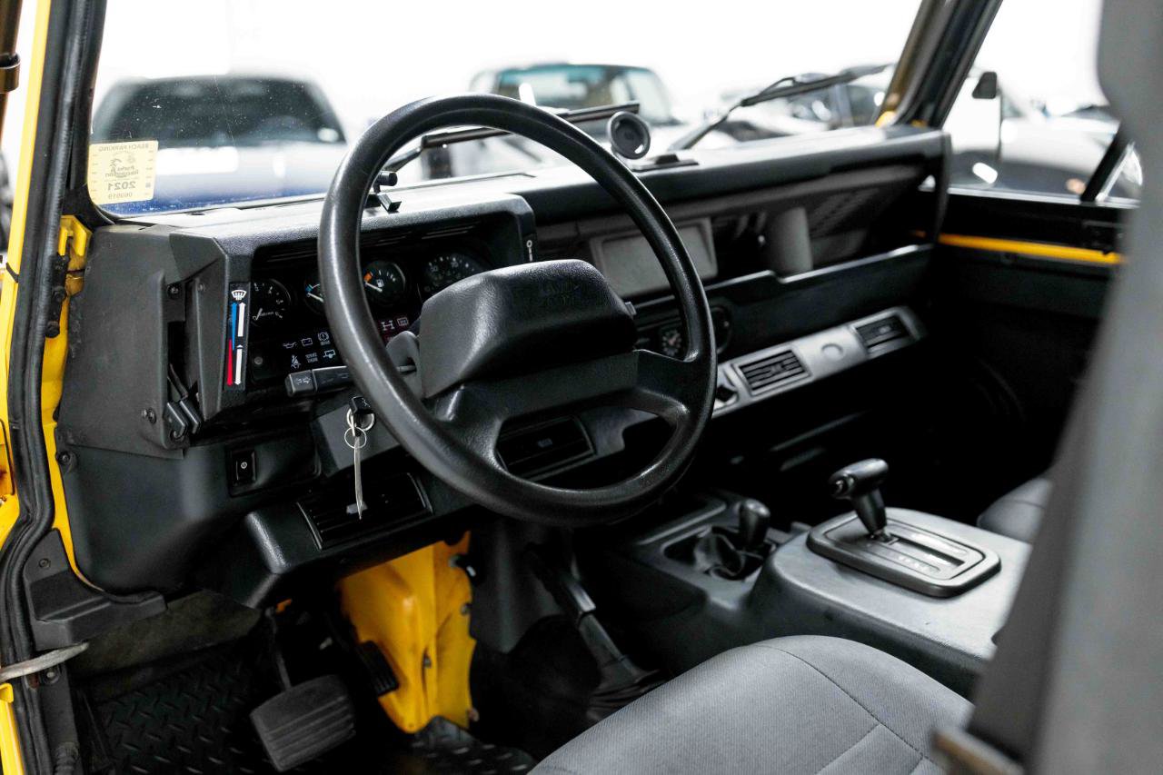 Used 1997 Land Rover Defender 90 AWD/4WD image 2
