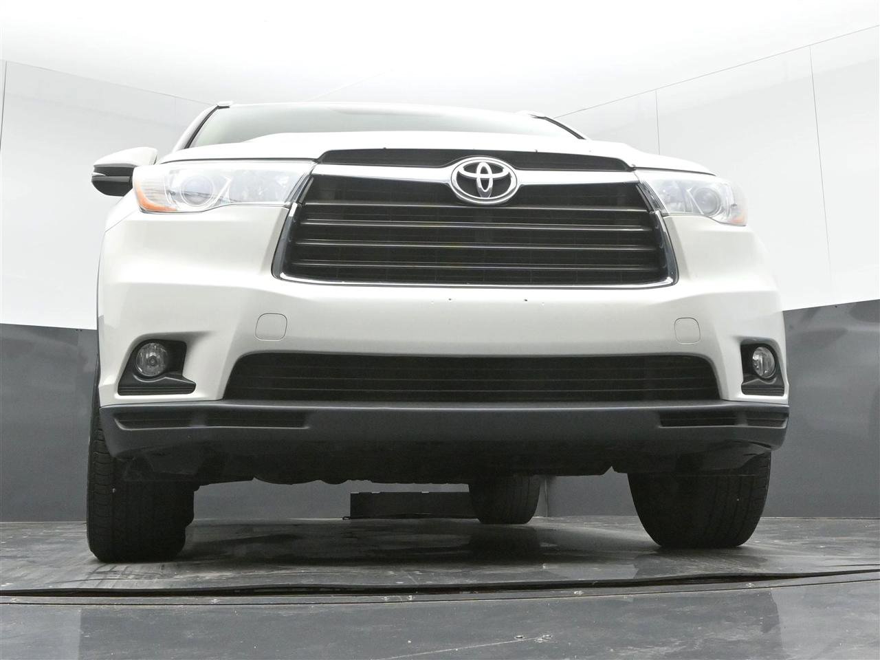 Used 2016 Toyota Highlander XLE AWD/4WD image 30