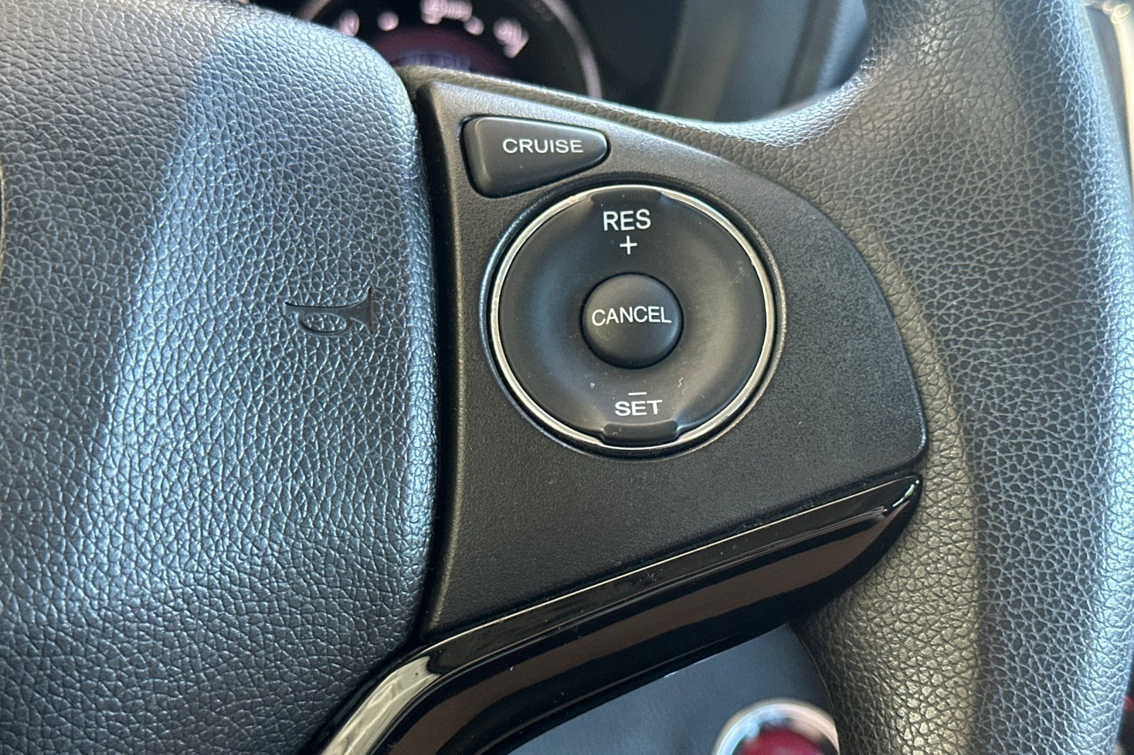 Used 2018 Honda HR-V EX image 29