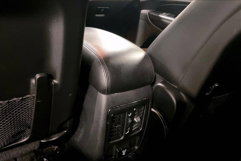 Used 2019 Jeep Grand Cherokee Altitude image 32