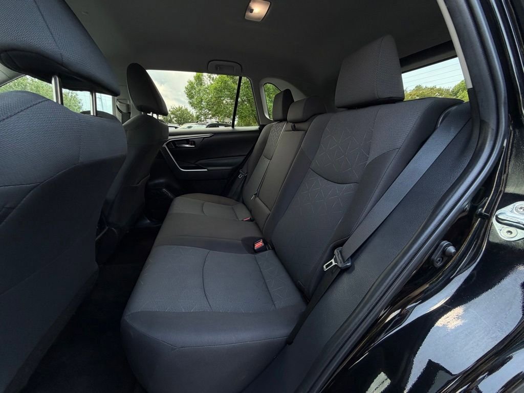 Used 2024 Toyota RAV4 XLE FWD image 24