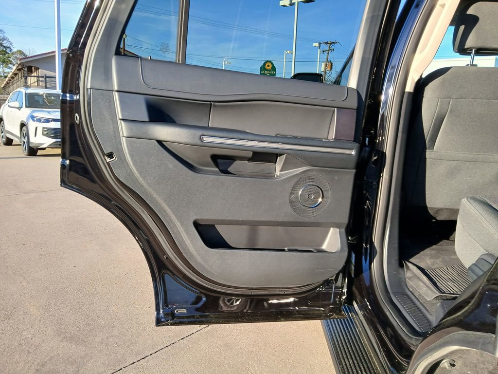 Used 2024 Ford Expedition XLT image 8